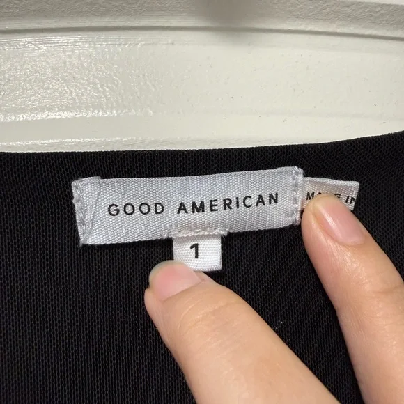 Good American Black Velvet Long Sleeve V-Neck Bodysuit Size 1 - Picture 4 of 4